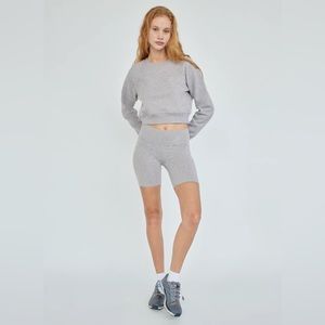 Aritzia Mid-rise 7’’ bike shorts